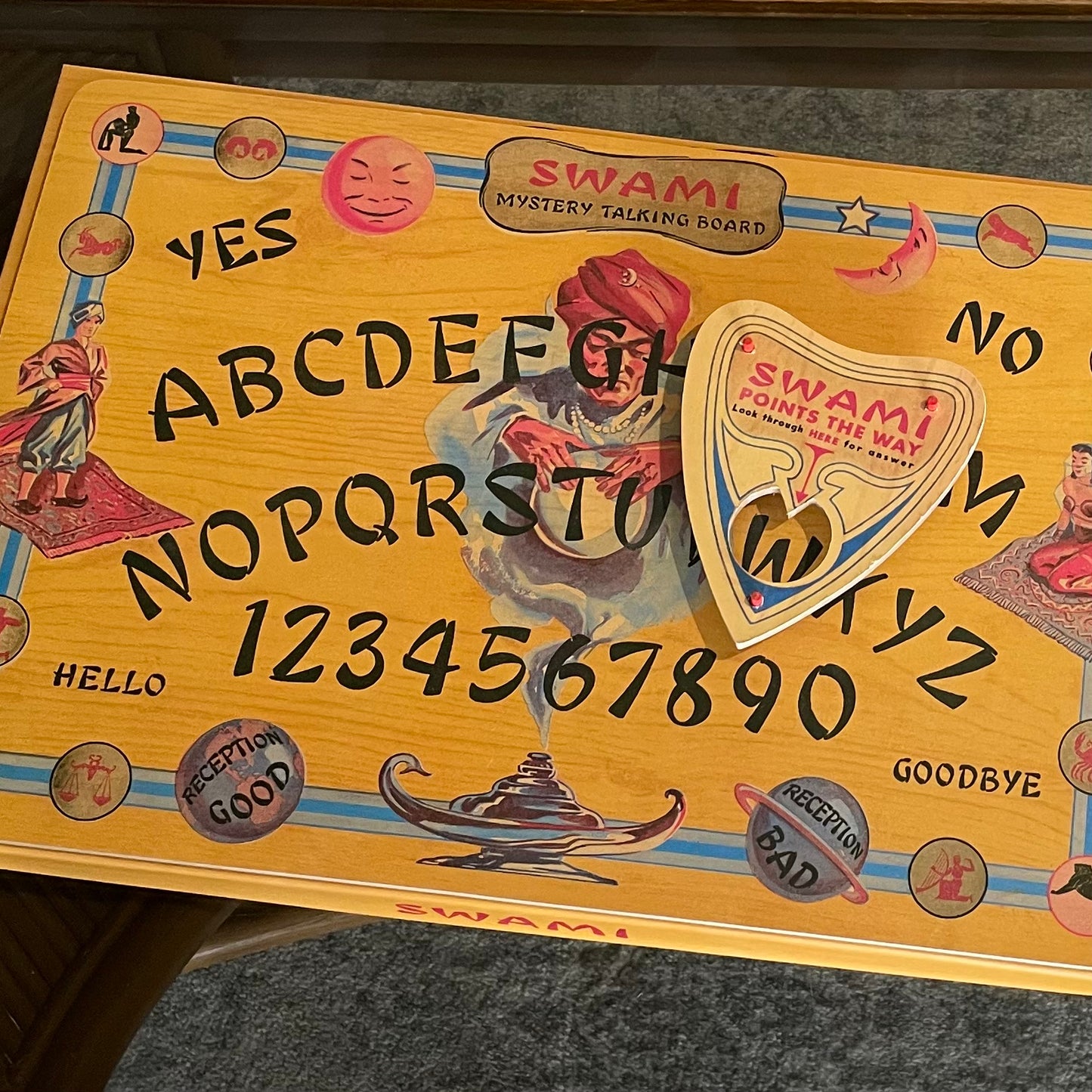 Witchy Ouija board / vintage swami spirit board game with planchette