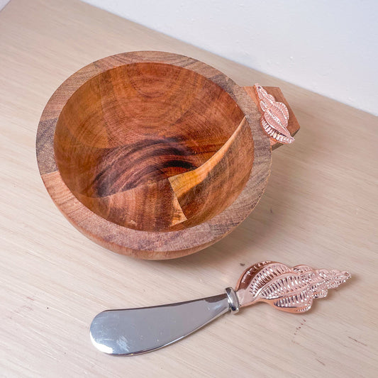 Shell wood bowl and spreading knife
