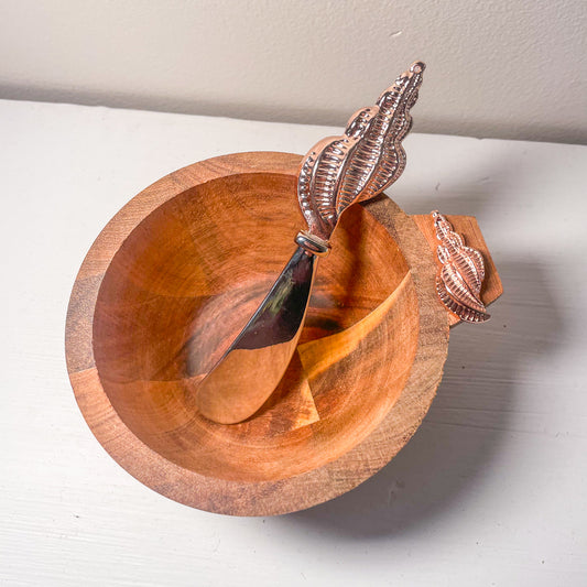 Shell wood bowl and spreading knife