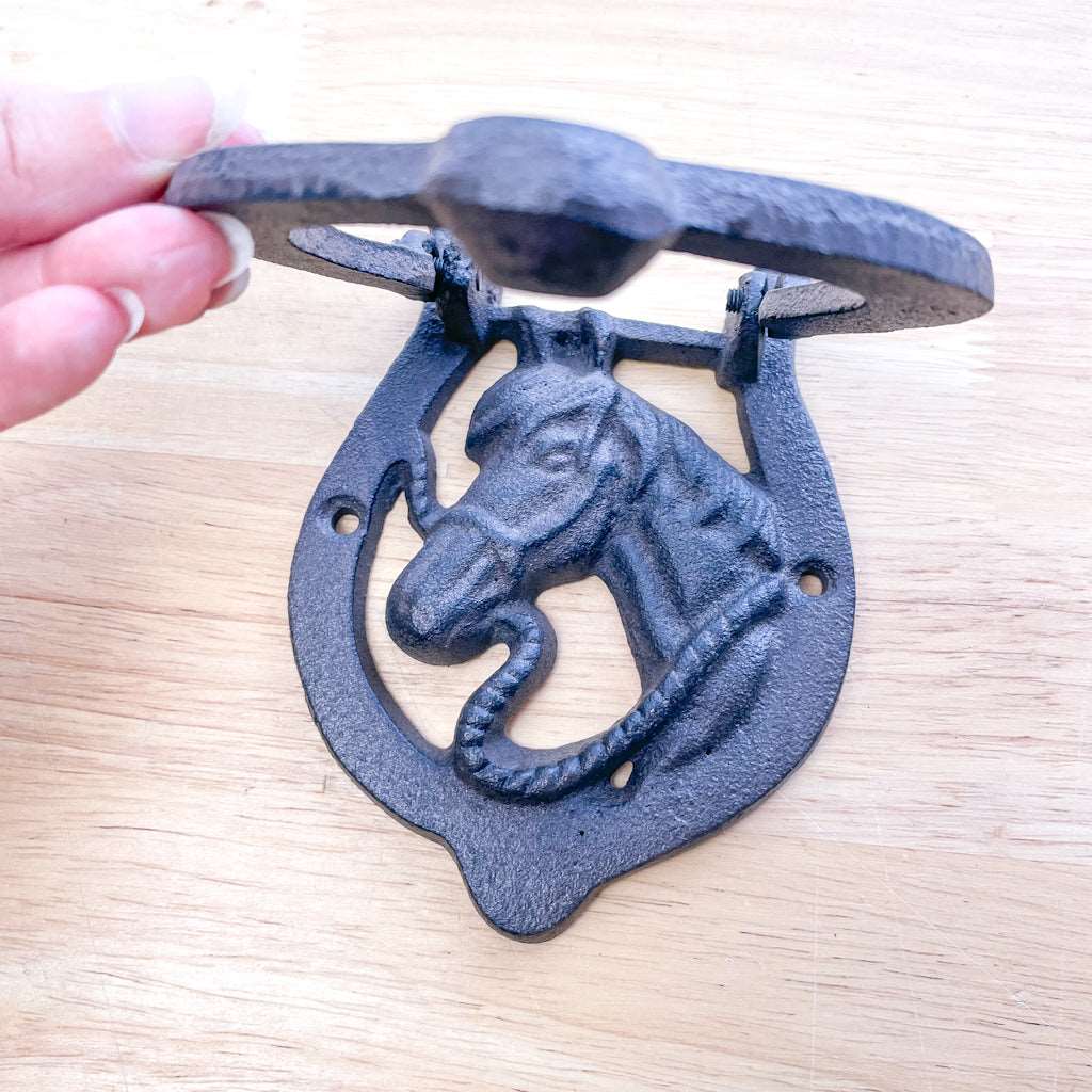 Cast iron Horse shoe door knocker wall hanging