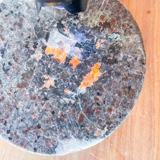 Crystal UV reactive Yooperlite polished plate coaster