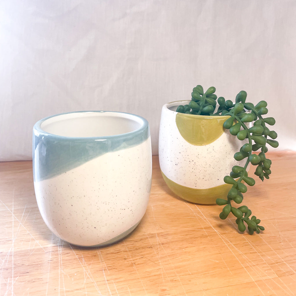 Coastal speckle ceramic planter pot set