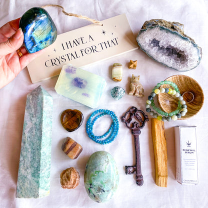 SUBSCRIPTION MYSTERY BOX - Good vibes & crystals gift box