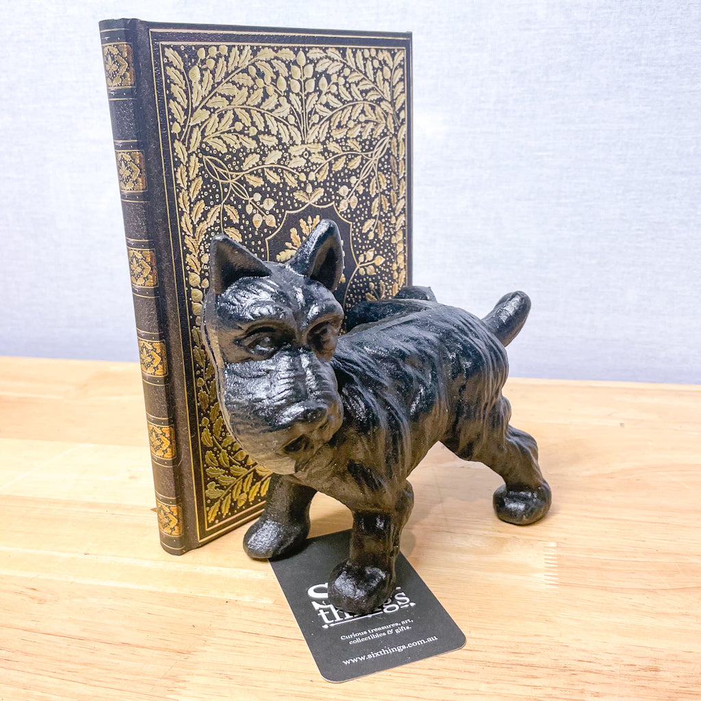Naughty peeing puppy dog cast iron vintage door stop / bookend