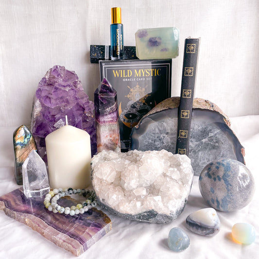 DELUXE MYSTERY BOX - Good vibes & Crystals gift box