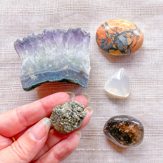 Crystal box - stress relief - healing & protection crystal pack - 5 crystal set