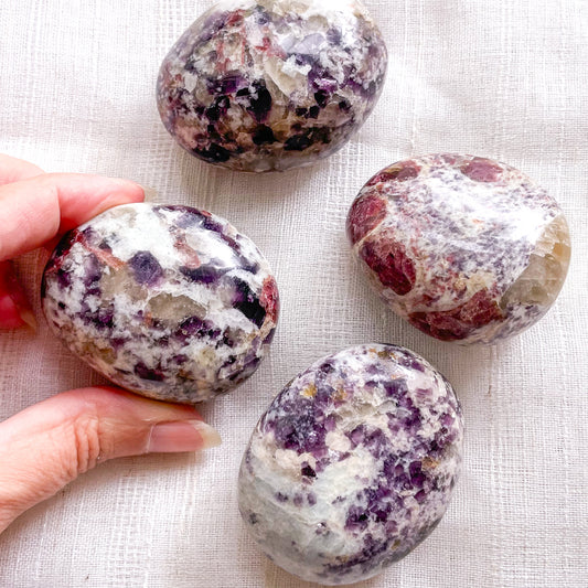 Unicorn stone / pegmatite crystal palmstone - openness