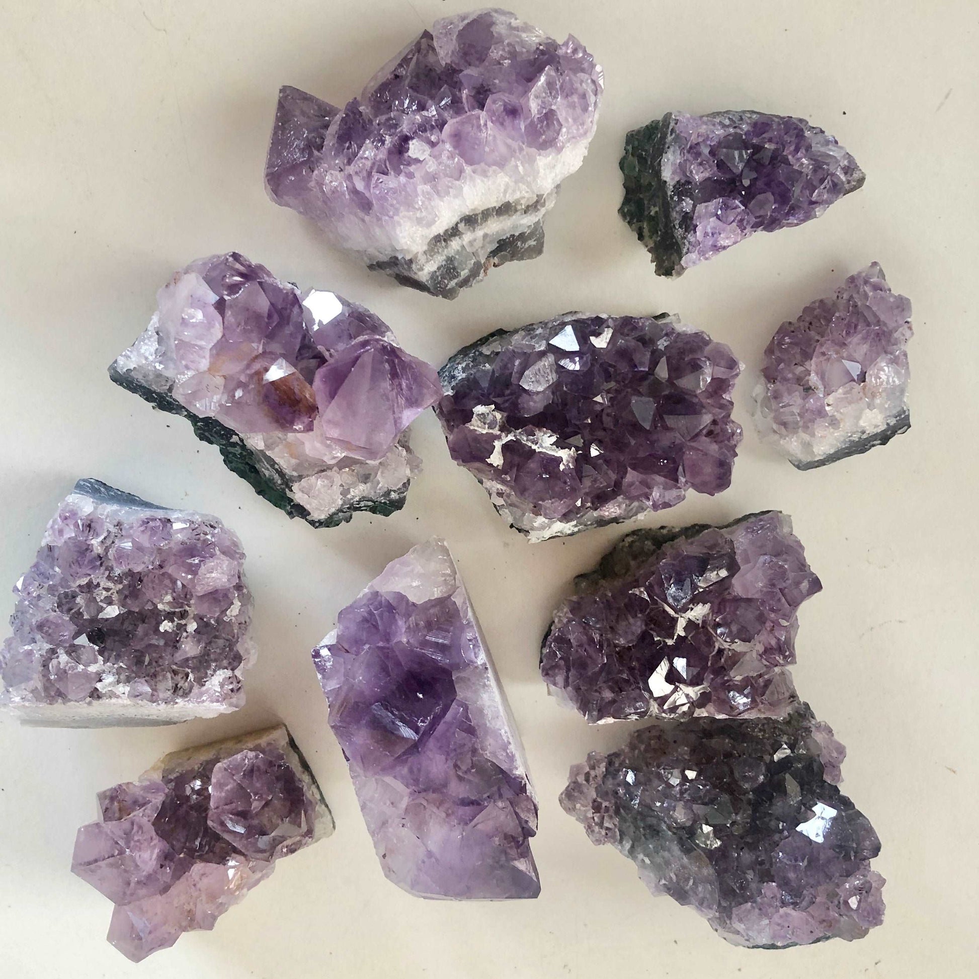 Amethyst crystal cluster geode - S / M