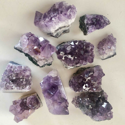 Amethyst crystal cluster geode - S / M