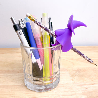 Kitchen witch pot lid helper