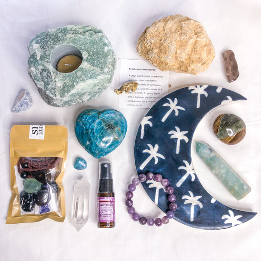 MYSTERY BOX - Good vibes & Crystals gift box