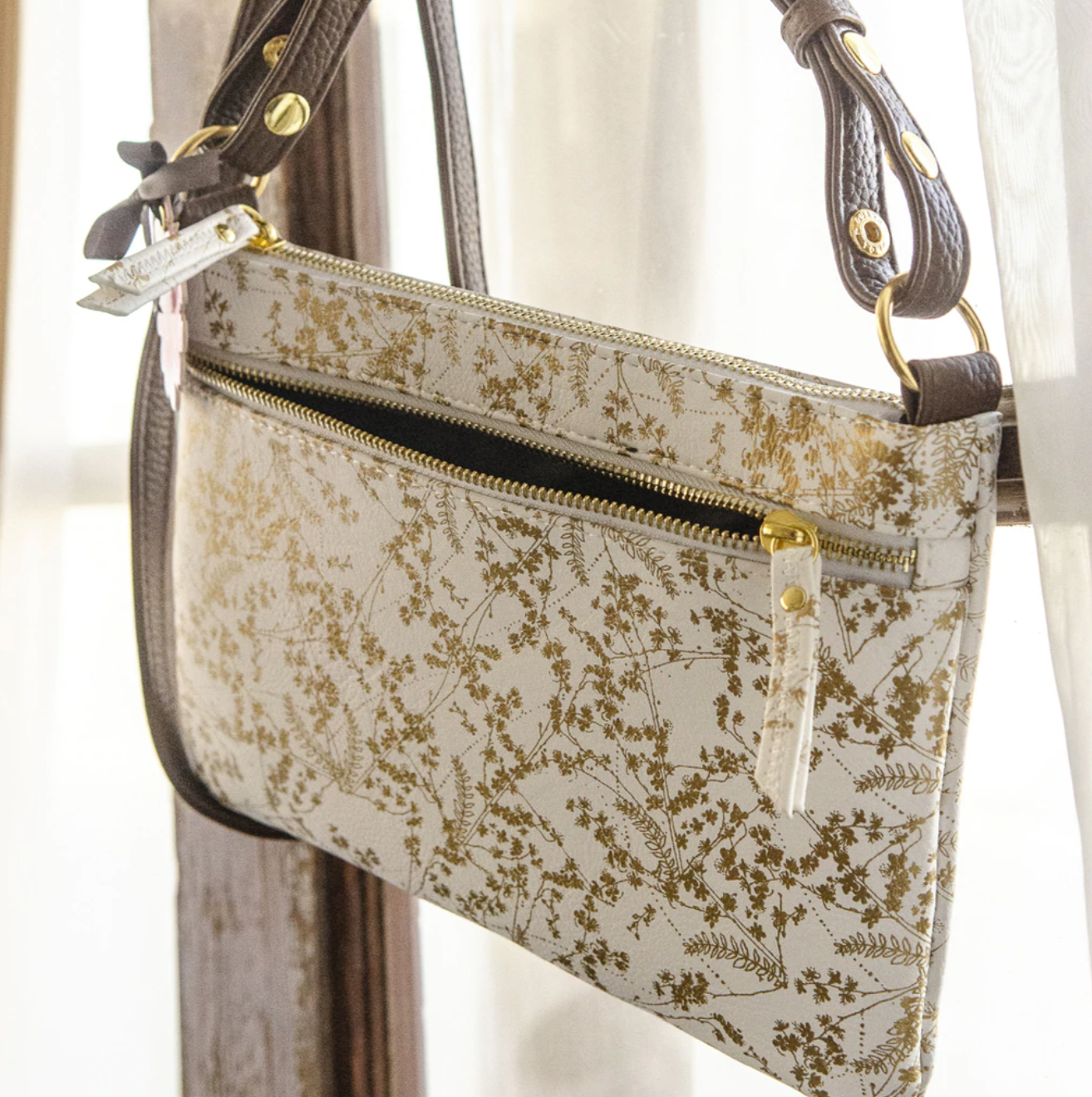 White gold floral strap handbag