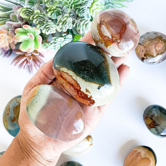 Desert jasper crystal palm stone