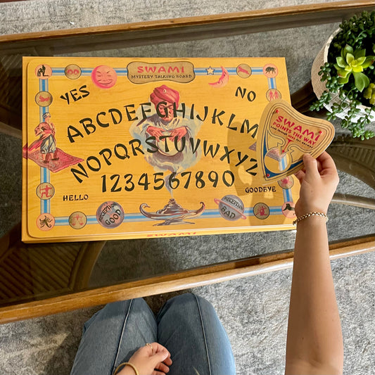 Witchy Ouija board / vintage swami spirit board game with planchette