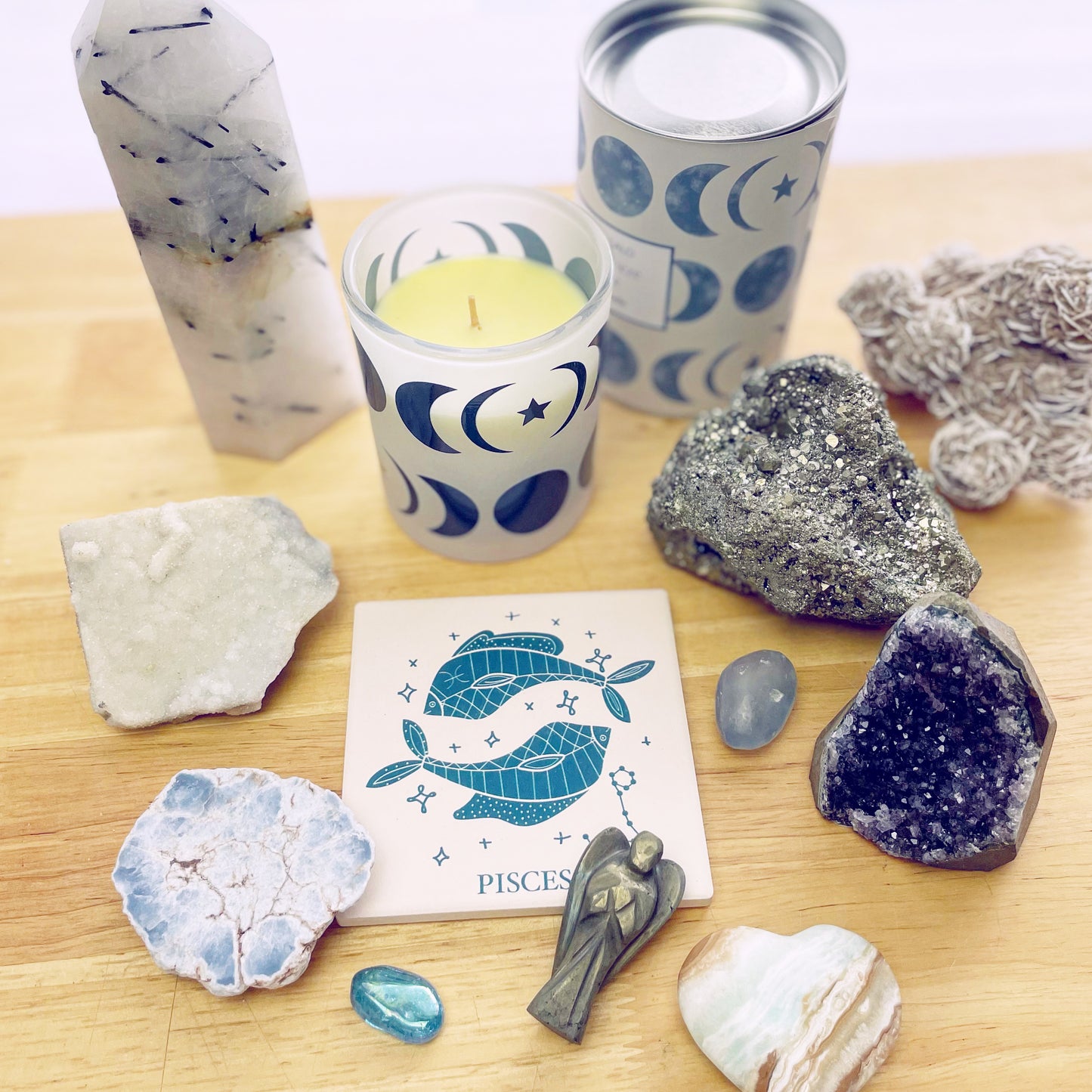 MYSTERY BOX - Good vibes & Crystals gift box