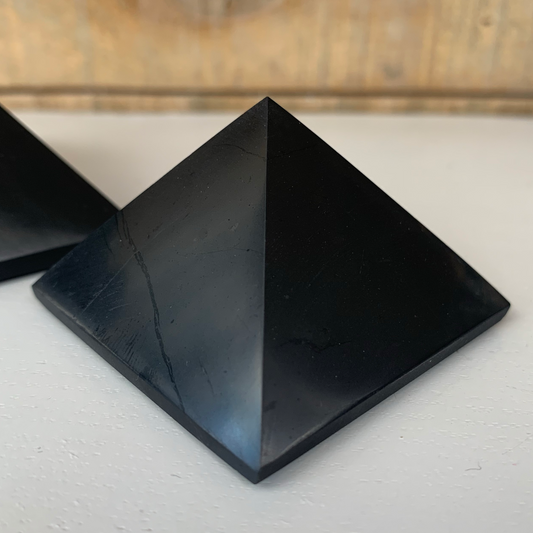 High quality Shungite crystal pyramid